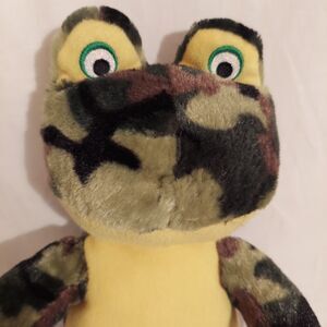 Kellytoy Camo Camouflage Frog Green Yellow Brown Black Stuffed Animal Plush 2017